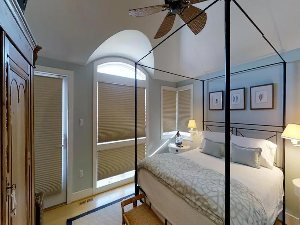 Pet Friendly, Single Family, Ocean Front, Elevator, Beach Badges, Wifi, Decks, Beach Chairs, Oceanview, Keurig, Jacuzzi-Jet Tub, O-S Shower, New York