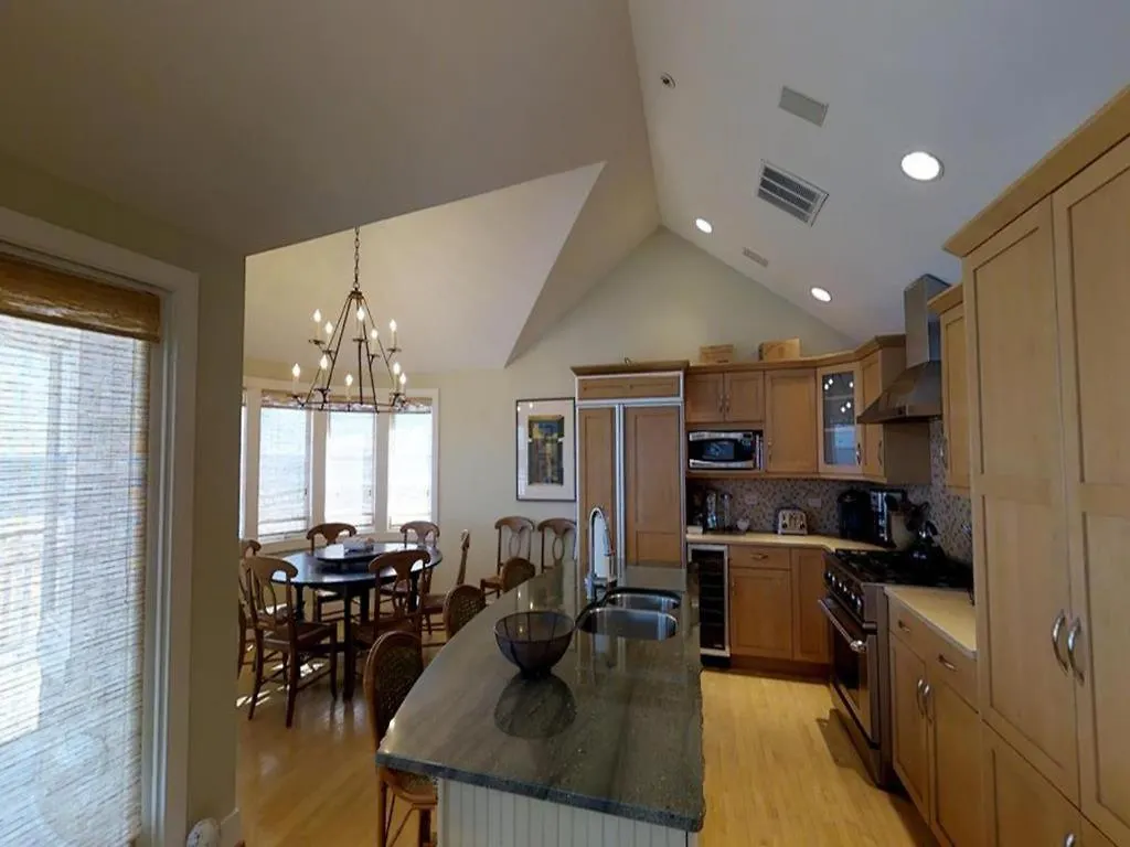 Pet Friendly, Single Family, Ocean Front, Elevator, Beach Badges, Wifi, Decks, Beach Chairs, Oceanview, Keurig, Jacuzzi-Jet Tub, O-S Shower, New York