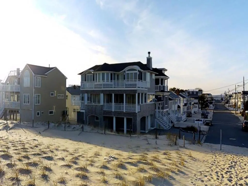 Pet Friendly, Single Family, Ocean Front, Elevator, Beach Badges, Wifi, Decks, Beach Chairs, Oceanview, Keurig, Jacuzzi-Jet Tub, O-S Shower, New York United States
