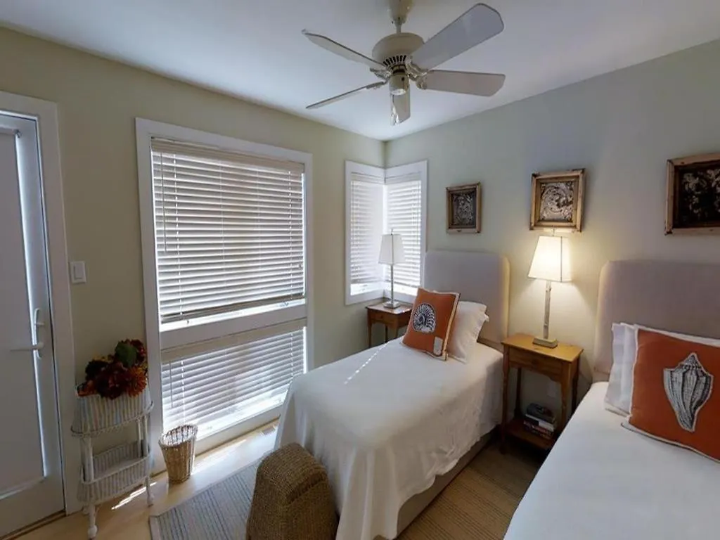 Pet Friendly, Single Family, Ocean Front, Elevator, Beach Badges, Wifi, Decks, Beach Chairs, Oceanview, Keurig, Jacuzzi-Jet Tub, O-S Shower, New York Holiday home