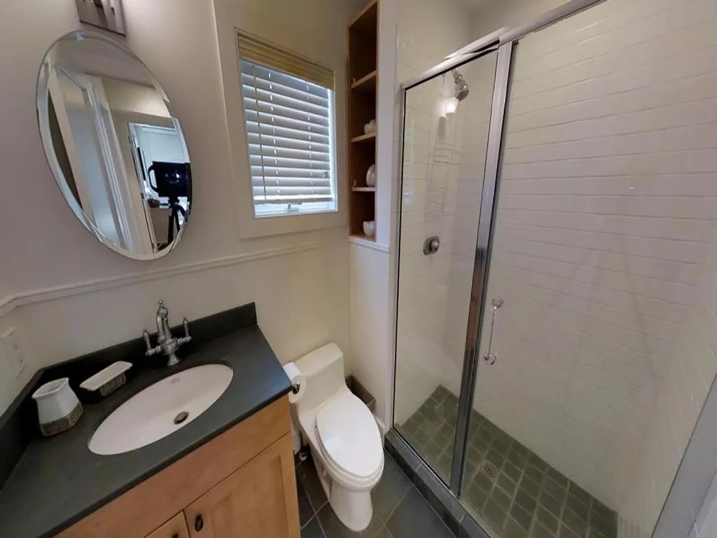 Holiday home Pet Friendly, Single Family, Ocean Front, Elevator, Beach Badges, Wifi, Decks, Beach Chairs, Oceanview, Keurig, Jacuzzi-Jet Tub, O-S Shower, New York
