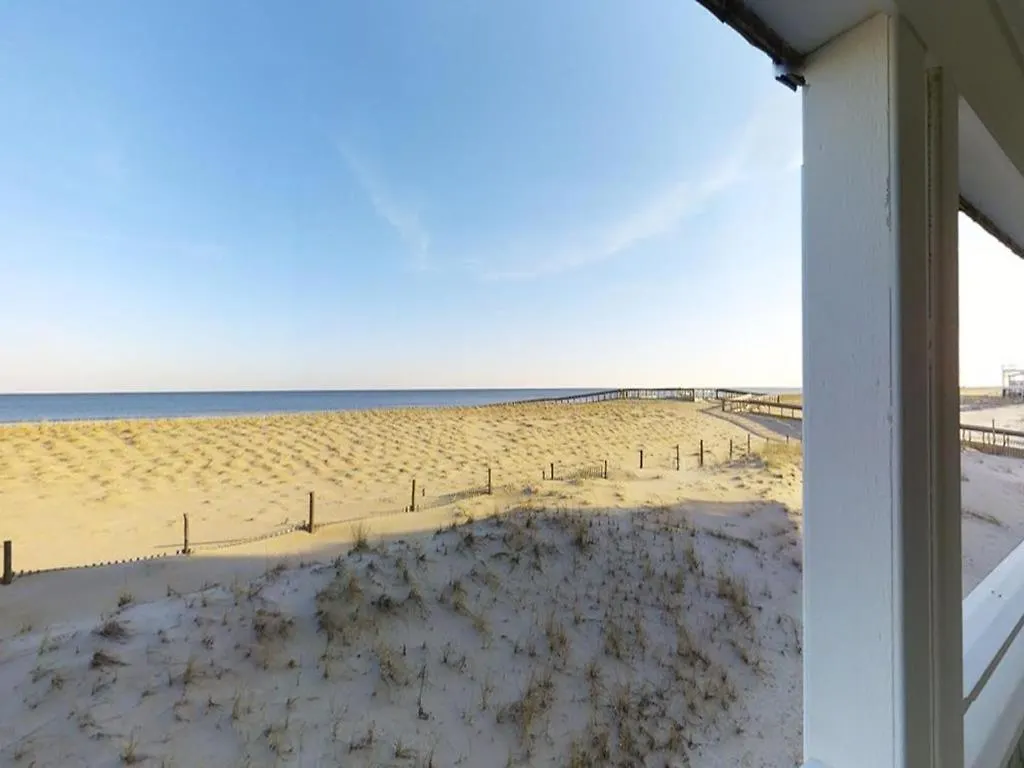 Holiday home Pet Friendly, Single Family, Ocean Front, Elevator, Beach Badges, Wifi, Decks, Beach Chairs, Oceanview, Keurig, Jacuzzi-Jet Tub, O-S Shower, New York United States