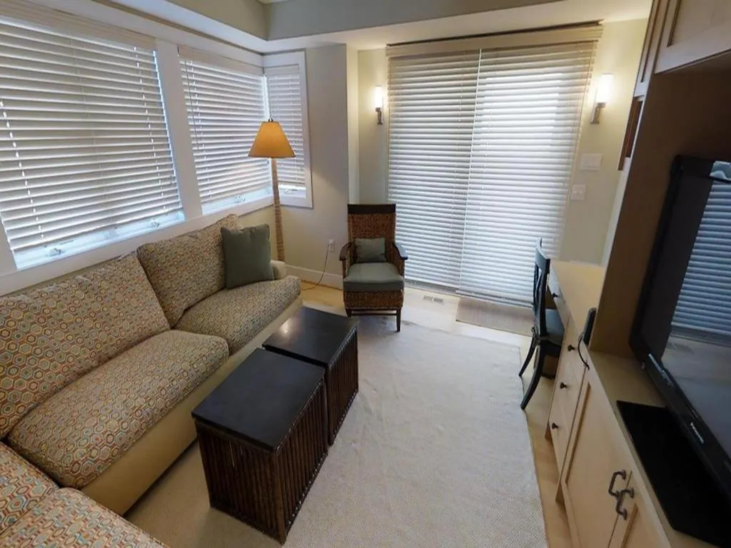 Holiday home Pet Friendly, Single Family, Ocean Front, Elevator, Beach Badges, Wifi, Decks, Beach Chairs, Oceanview, Keurig, Jacuzzi-Jet Tub, O-S Shower, New York
