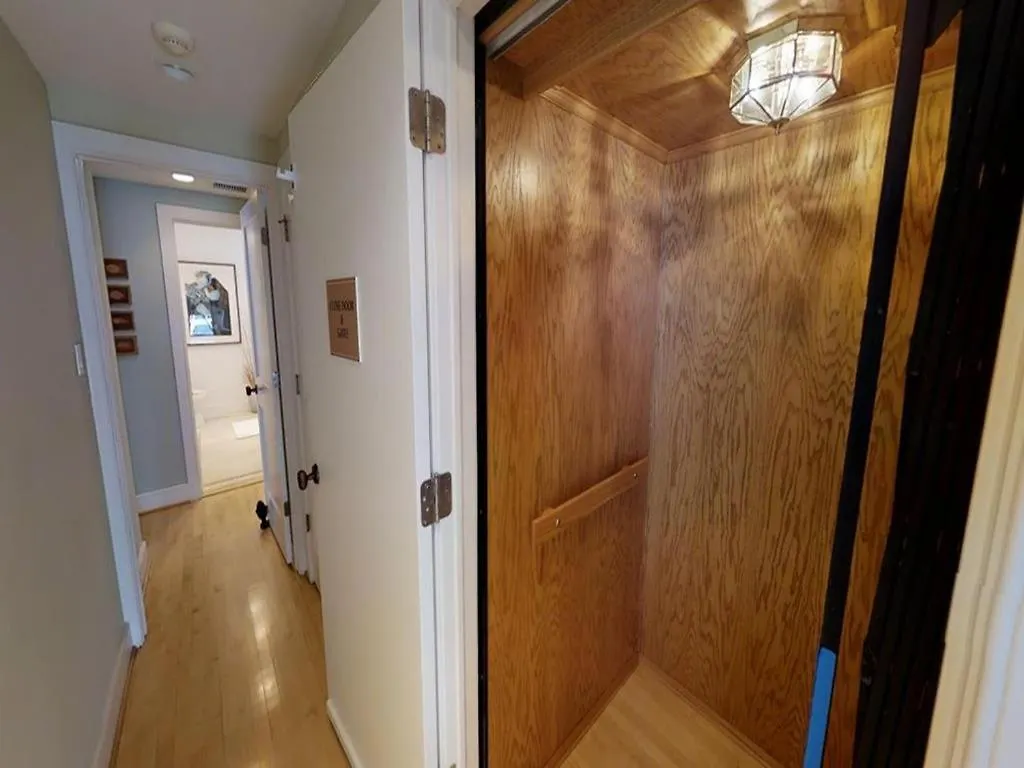 Pet Friendly, Single Family, Ocean Front, Elevator, Beach Badges, Wifi, Decks, Beach Chairs, Oceanview, Keurig, Jacuzzi-Jet Tub, O-S Shower, New York